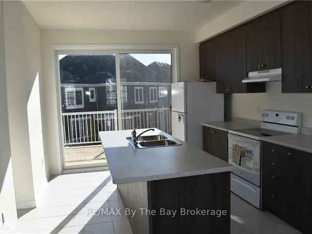 Annual Rental Townhome in Wasaga Sands Golf Community