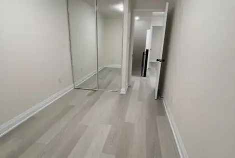 3 rooms house of 588 m² in Toronto