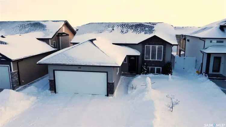 5 Bed 3 Bath Bi-Level in Warman's Legends