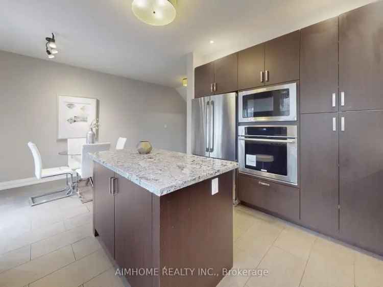 Luxury Unionville Townhouse 3 Beds 5 Baths 2700 Sqft