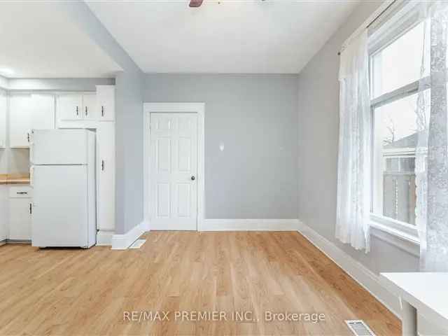 3-Bedroom 2-Bathroom Semi-Detached Home in Cambridge