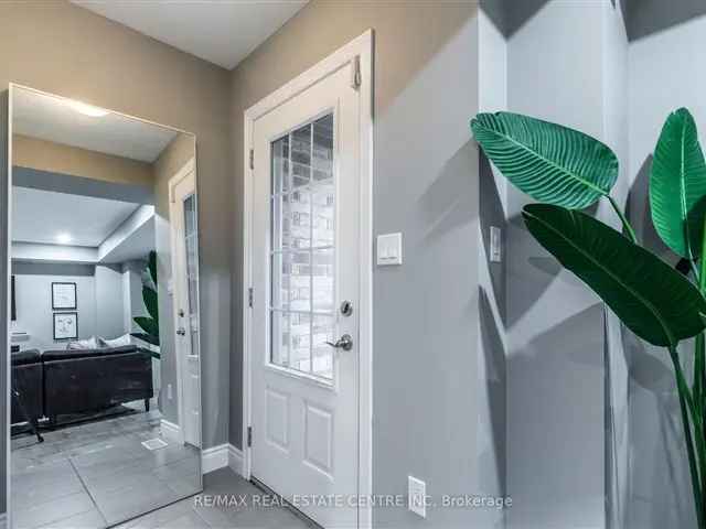 Spacious Guelph Townhome Near Conservation Area 4 Beds 4 Baths