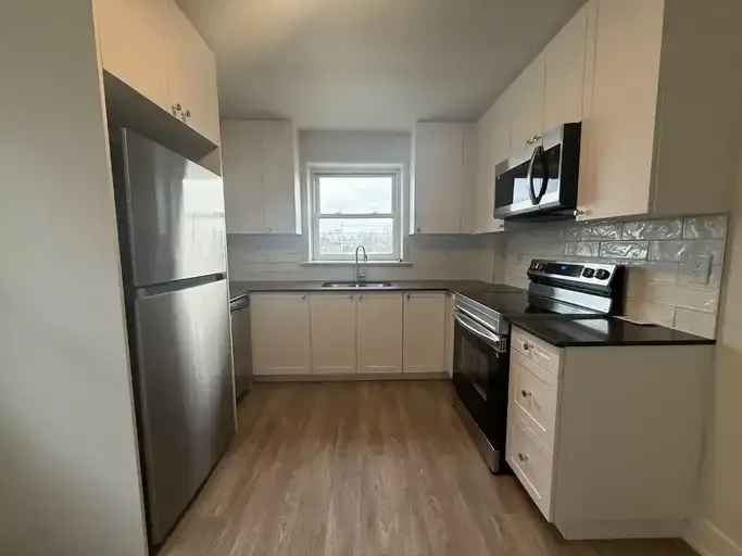 1 Bedroom Apartment Hamilton Open Concept Pet Friendly Parking