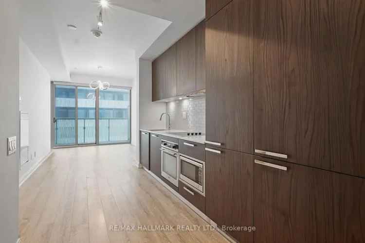 Rent Luxurious Condominium at Yonge and Bloor with High-End Amenities