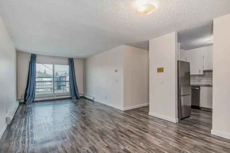 4340 73 Street Northwest -  in Calgary