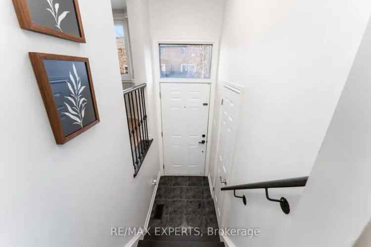 Condo For Sale in Vaughan, Ontario