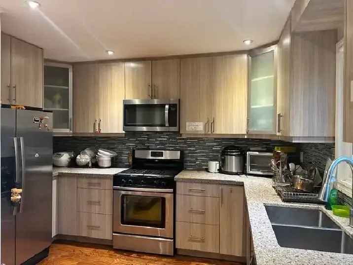 Thornhill Room Rental 800