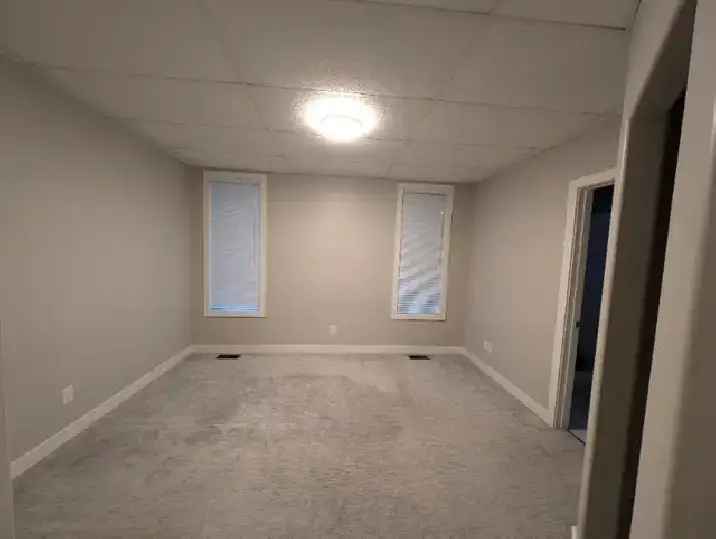 Entire Home For Rent - Downtown Camrose