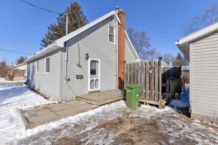 House For Sale in 530, Pembroke Street West, Pembroke, Ontario