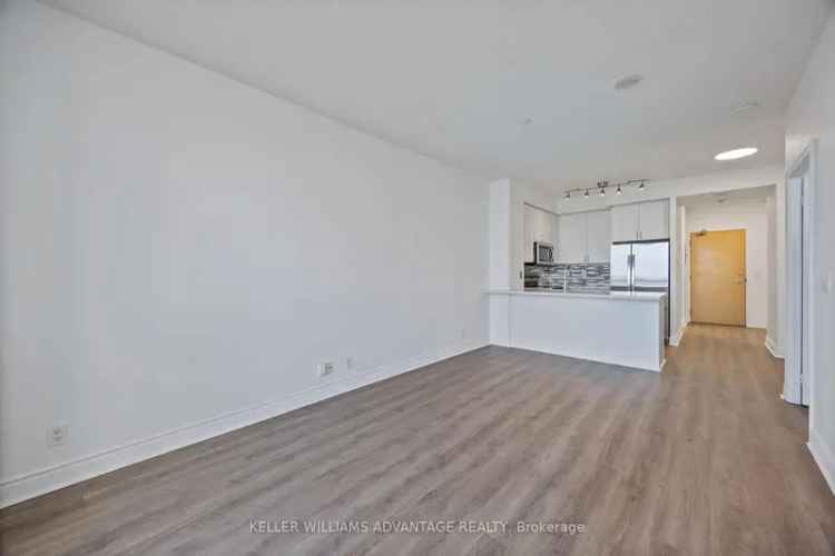Luxury 1+Den Condo in Downtown Mississauga