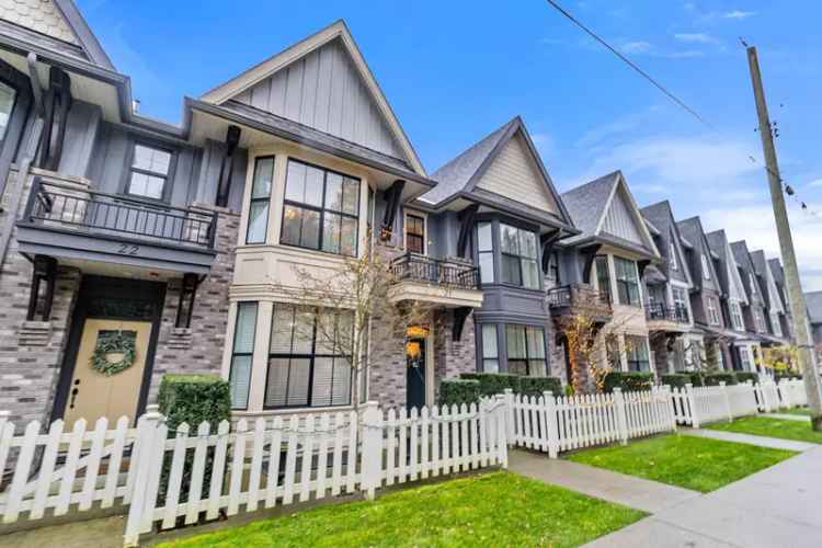 A $915,000.00 Townhouse with 3 bedrooms in Central Abbotsford, Abbotsford