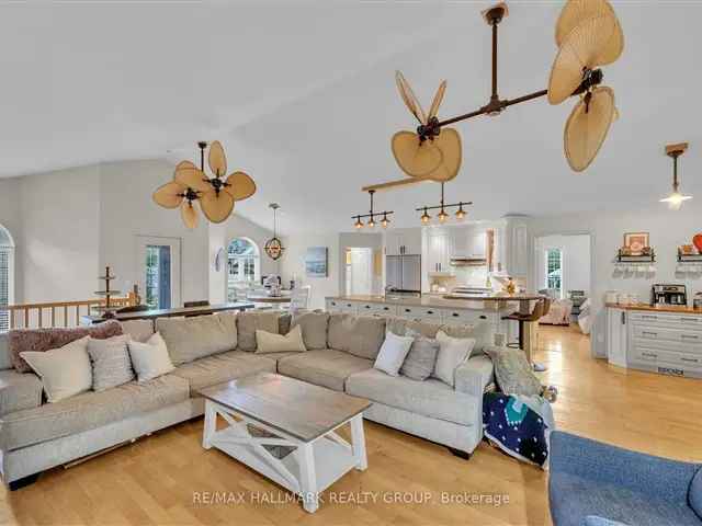 Stunning Executive Bungalow in Gananoque