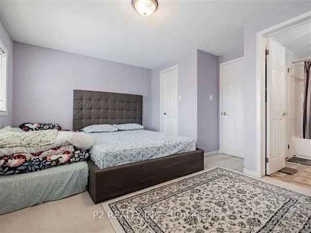 Freehold Townhome 2 1 Beds Holly Neighbourhood