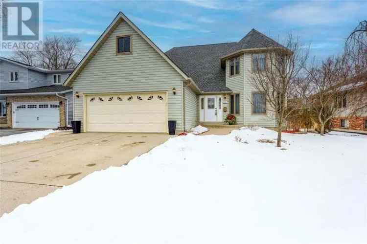 Elegant 4-Bedroom 2-Storey Home with Finished Rec Room and Landscaped Backyard