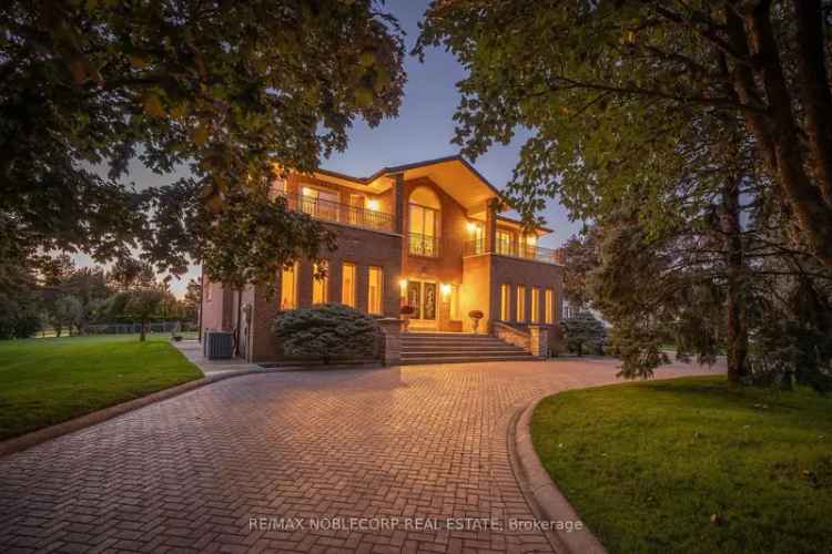 House For Sale in Vaughan, Ontario