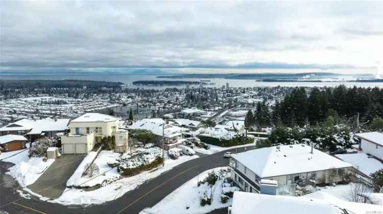 Modern 5-Bed 3-Bath Ocean View Home Near Downtown Nanaimo