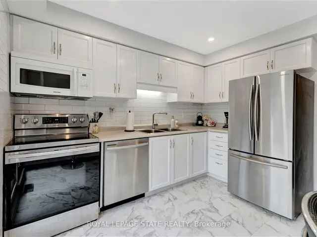 Ancaster End Unit Freehold Townhome Updated Kitchen Hardwood Floors