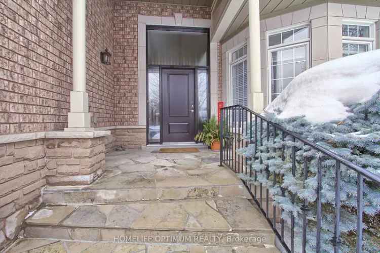 House For Sale in 30, Benville Crescent, Aurora, Ontario