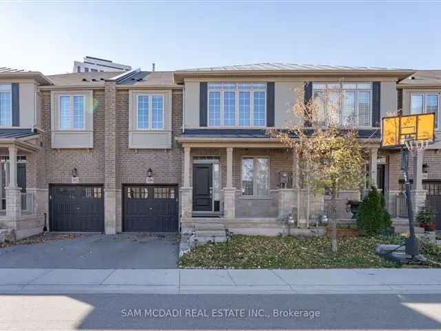 Townhouse For Sale in Oakville, Ontario