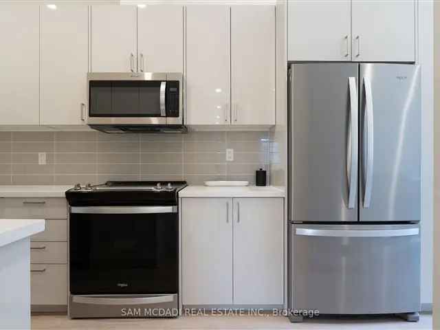 Townhouse For Sale in Mississauga, Ontario