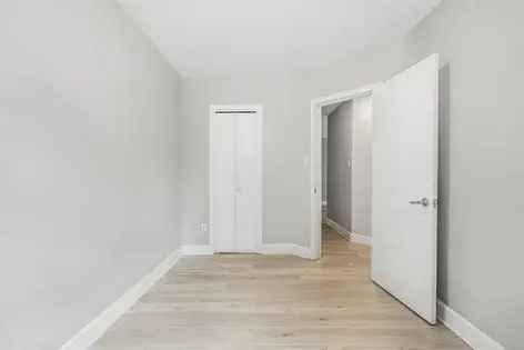 1 room apartment of 70 m² in Montreal