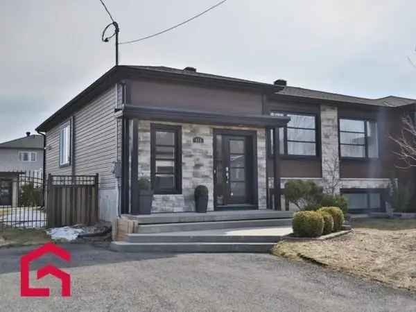 Bungalow Semi-detached for Sale Estrie