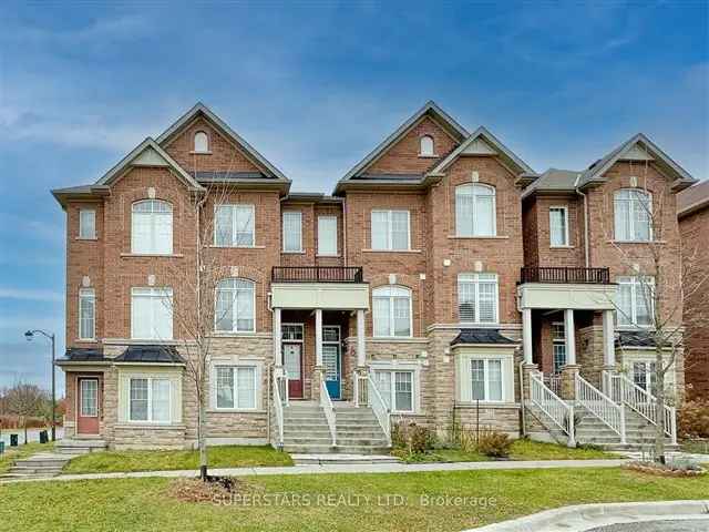 2000 Sqft Corner Townhouse Pond View 2 Ensuites 3 Parking