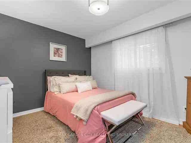 House For Sale in 40, Densgrove Drive, St. Catharines, Ontario