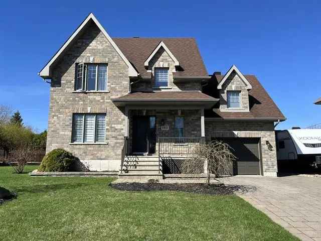 2+ Storey House For Sale: Family Home with Pool and Balcony