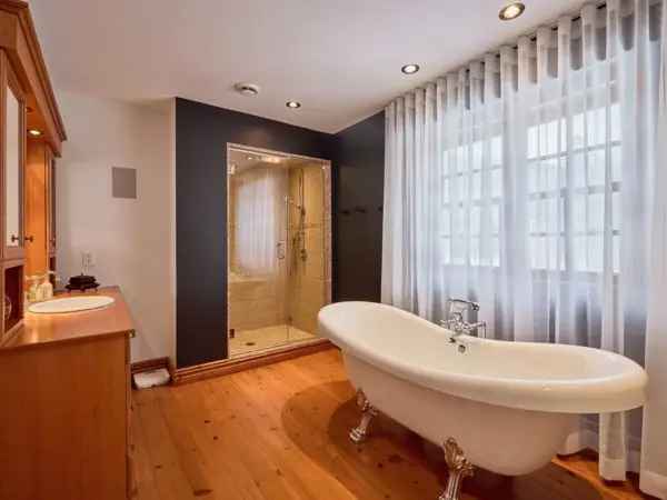 Luxury Waterfront Home Lanaudiere 4BR 2.5BA