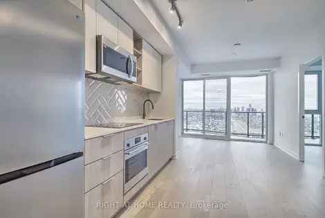 Luxury 1+Den Condo in Toronto with Million-Dollar Views