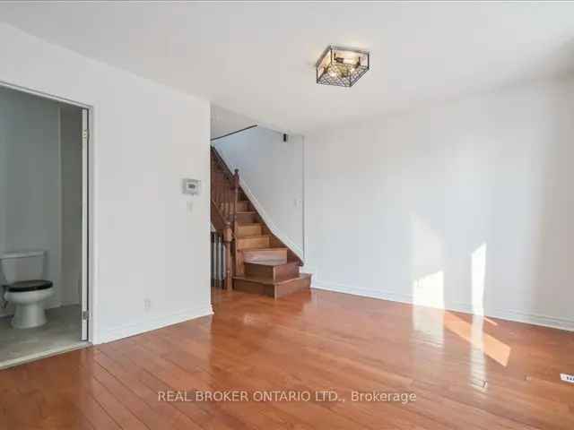 House For Sale in Toronto, Ontario