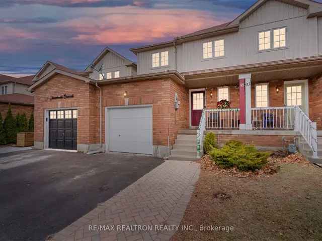 3 Bedroom Townhome Family Friendly Community Upgraded Kitchen Deck