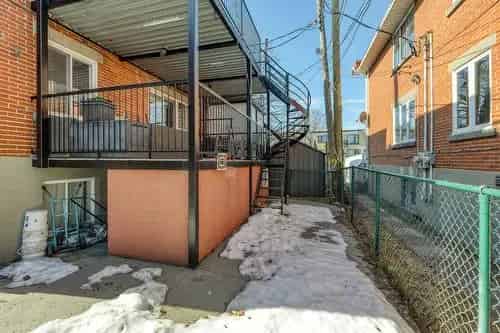 Duplex with Accessory Apartment Near Services