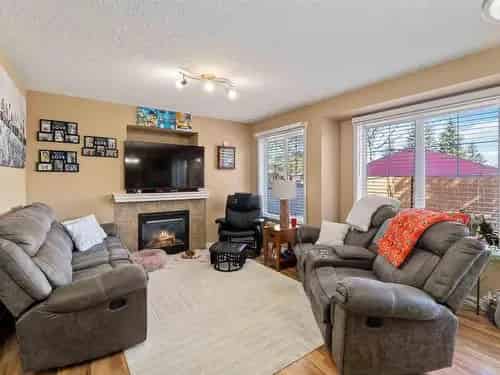 3 Bedroom 3 Bathroom Duplex For Sale In Clareview Edmonton