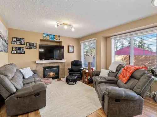 3 Bedroom 3 Bathroom Duplex For Sale In Clareview Edmonton
