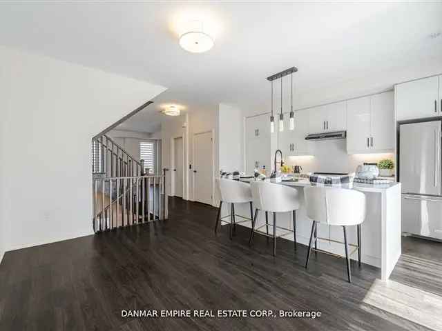 Townhouse For Sale in Vaughan, Ontario