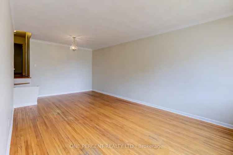 185 Penn Ave 3 Bedroom Backsplit Bungalow Near Parks Schools