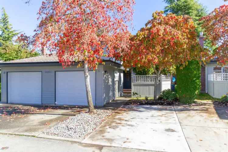 Sunnyside Park Surrey Townhouse for Sale 3 Beds 2 Baths