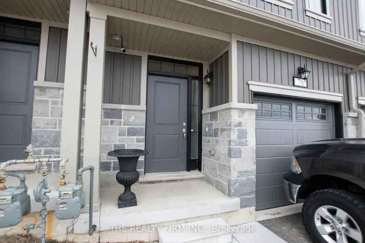 Thamesford Townhome 3 Bed 2.5 Bath Freehold Updated Backyard