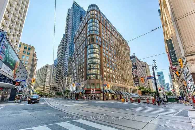 Luxurious Downtown Toronto Condo near U of T and TMU