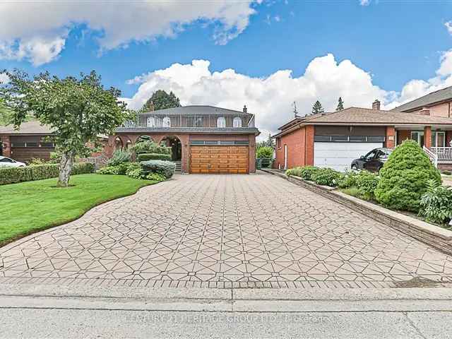 Luxury 4 1 Bedroom Home in Richmond Hill Huge Backyard Close to Yonge Street