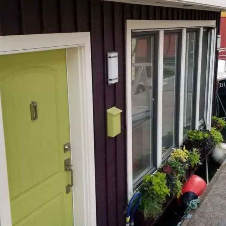 Float Home for Sale in Marina Wes Del Vancouver