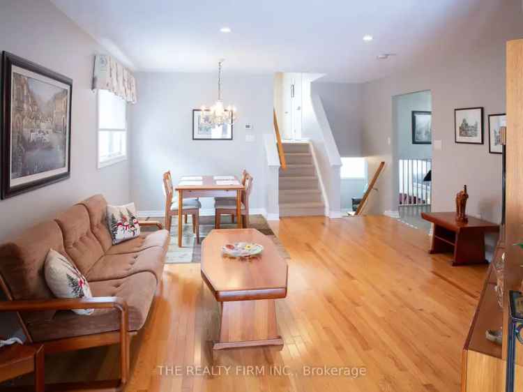 Beautiful Backsplit for Buy in Family Neighborhood in London with Features