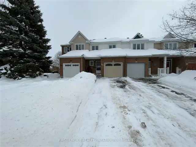 Lovely Middle Unit Townhome in Barrhaven - 3 Car Parking Garage