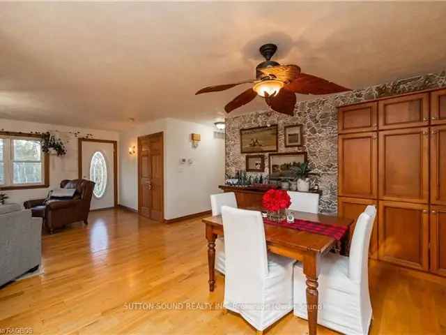 House For Sale in Georgian Bluffs, Ontario