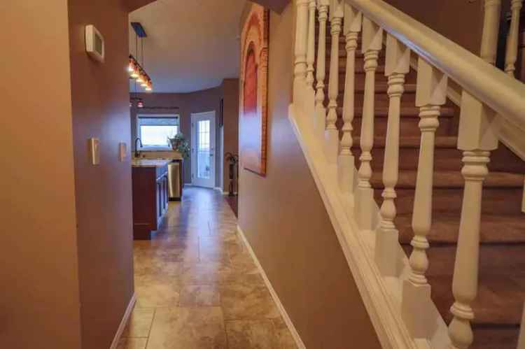 House For Rent in 87, Hidden Ranch Close NW, Calgary, Alberta