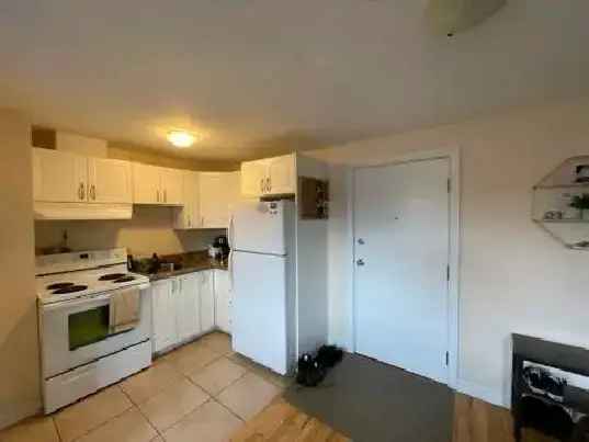 Rent 1 Bedroom Apartment Near Beachwood with Appliances and Parking