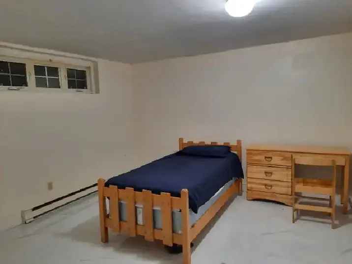 Room for $ 600 (rent and utilities)