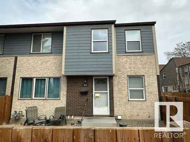 3 Bed 1.5 Bath Townhouse Near Amenities